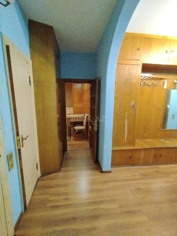 Satılır 4 otaqlı mənzil 100 m²