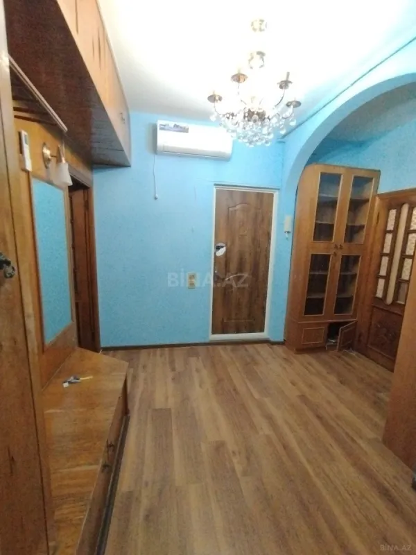 Satılır 4 otaqlı mənzil 100 m²