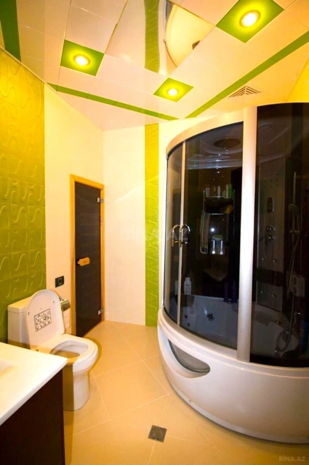 Satılır 5 otaqlı mənzil 330 m²