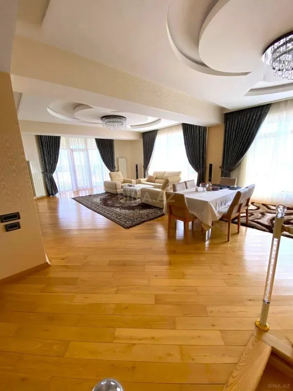 Satılır 5 otaqlı mənzil 330 m²