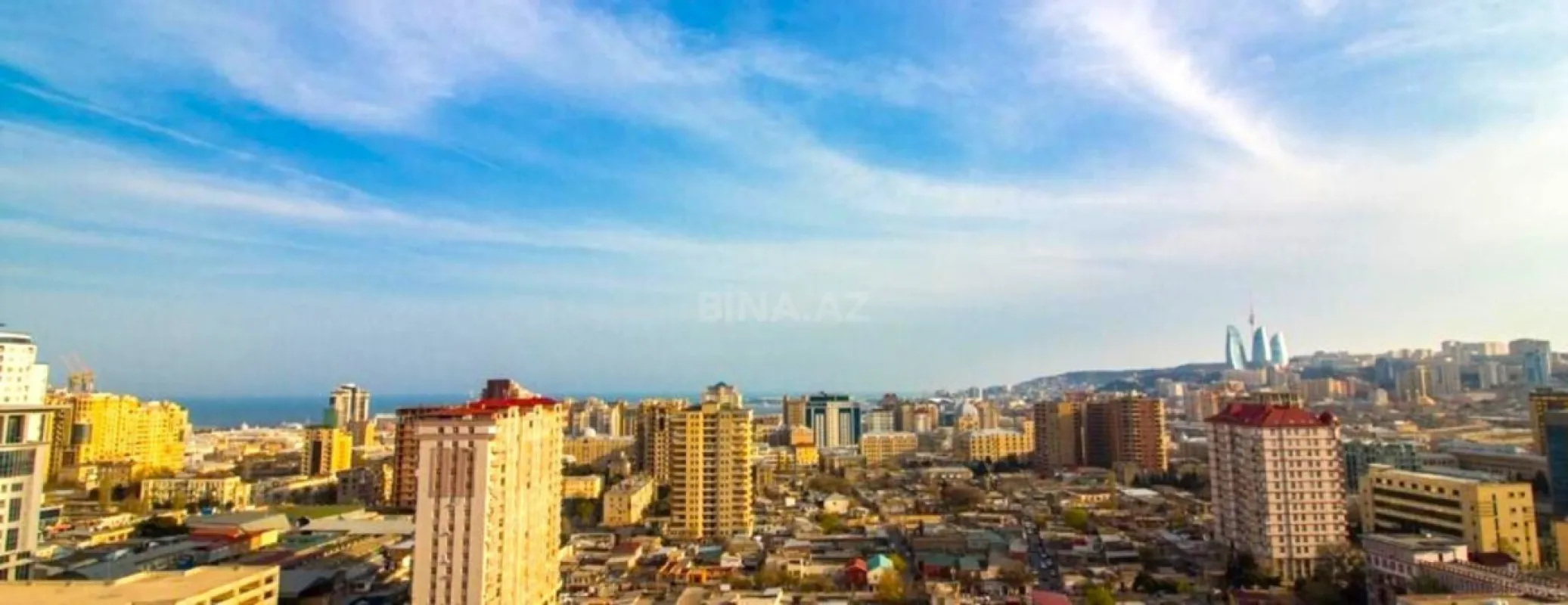 Satılır 5 otaqlı mənzil 330 m²