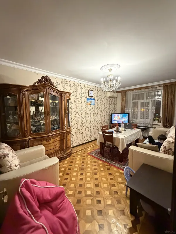 Satılır 4 otaqlı mənzil 100 m²