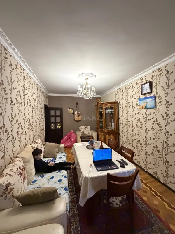 Satılır 4 otaqlı mənzil 100 m²