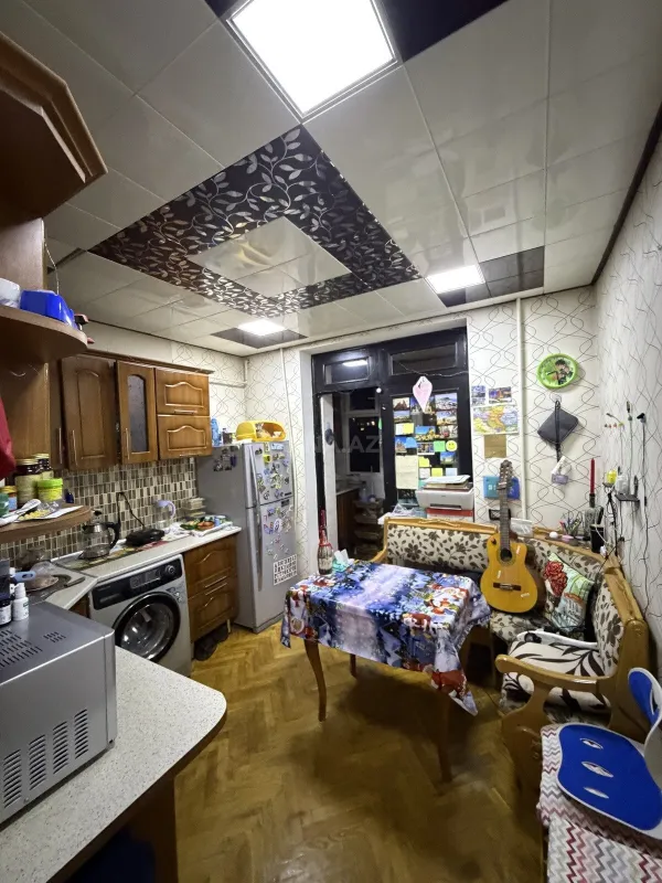 Satılır 4 otaqlı mənzil 100 m²