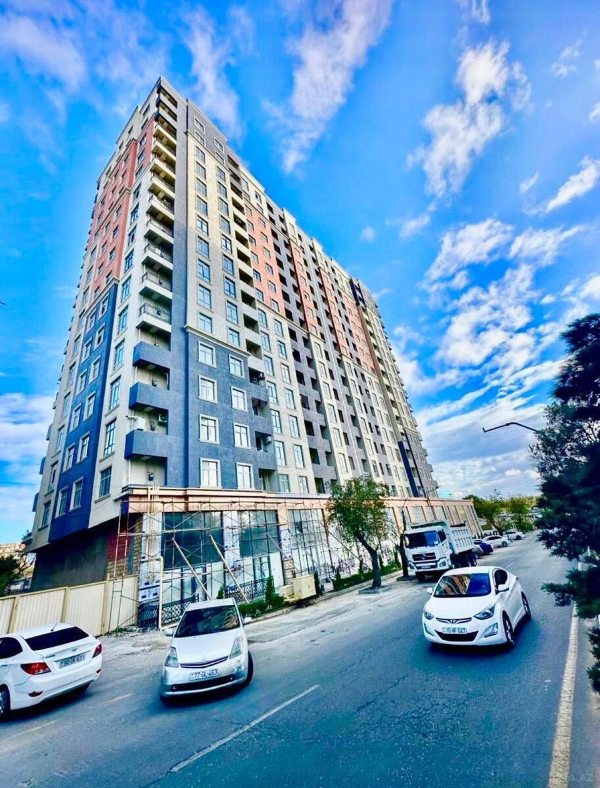 Satılır 3 otaqlı mənzil 111 m²