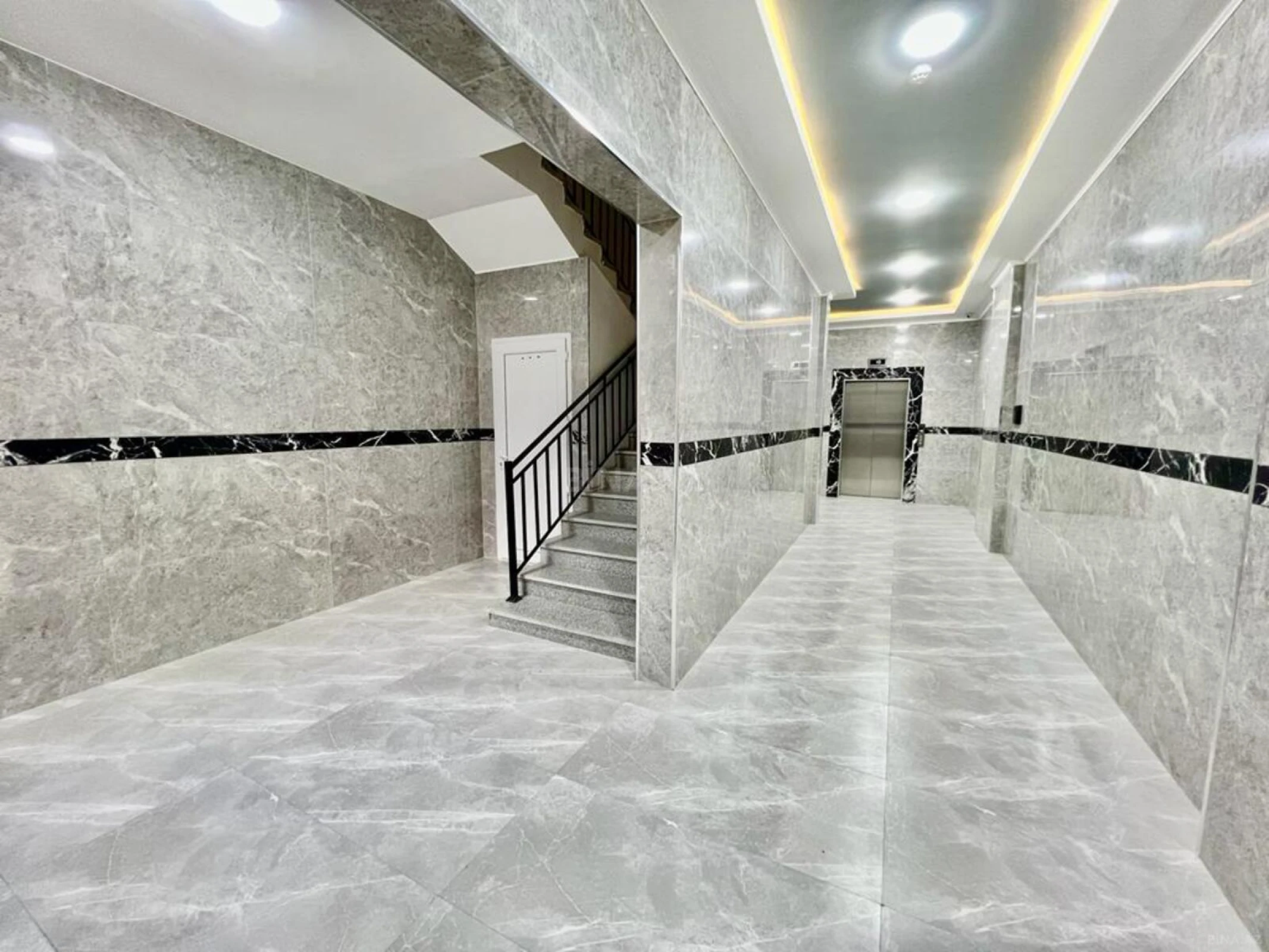 Satılır 3 otaqlı mənzil 111 m²