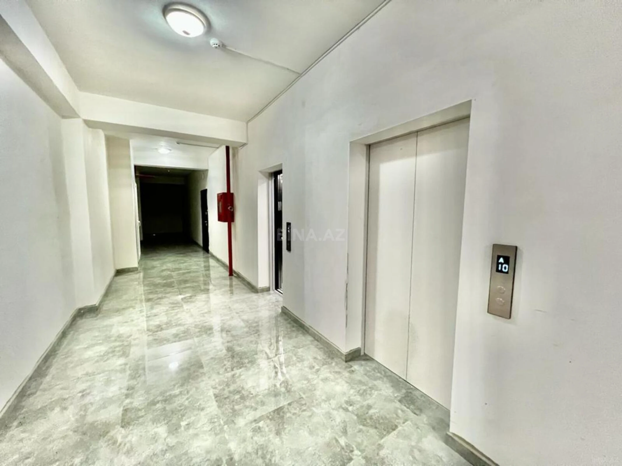Satılır 3 otaqlı mənzil 111 m²