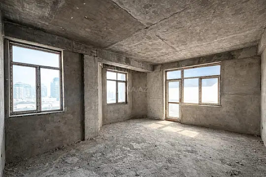 Satılır 3 otaqlı mənzil 151 m²