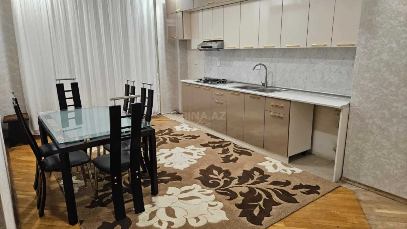 Kirayə verilir 2 otaqlı mənzil 62 m²