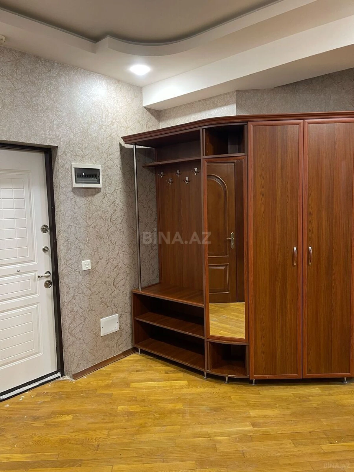 Kirayə verilir 2 otaqlı mənzil 62 m²
