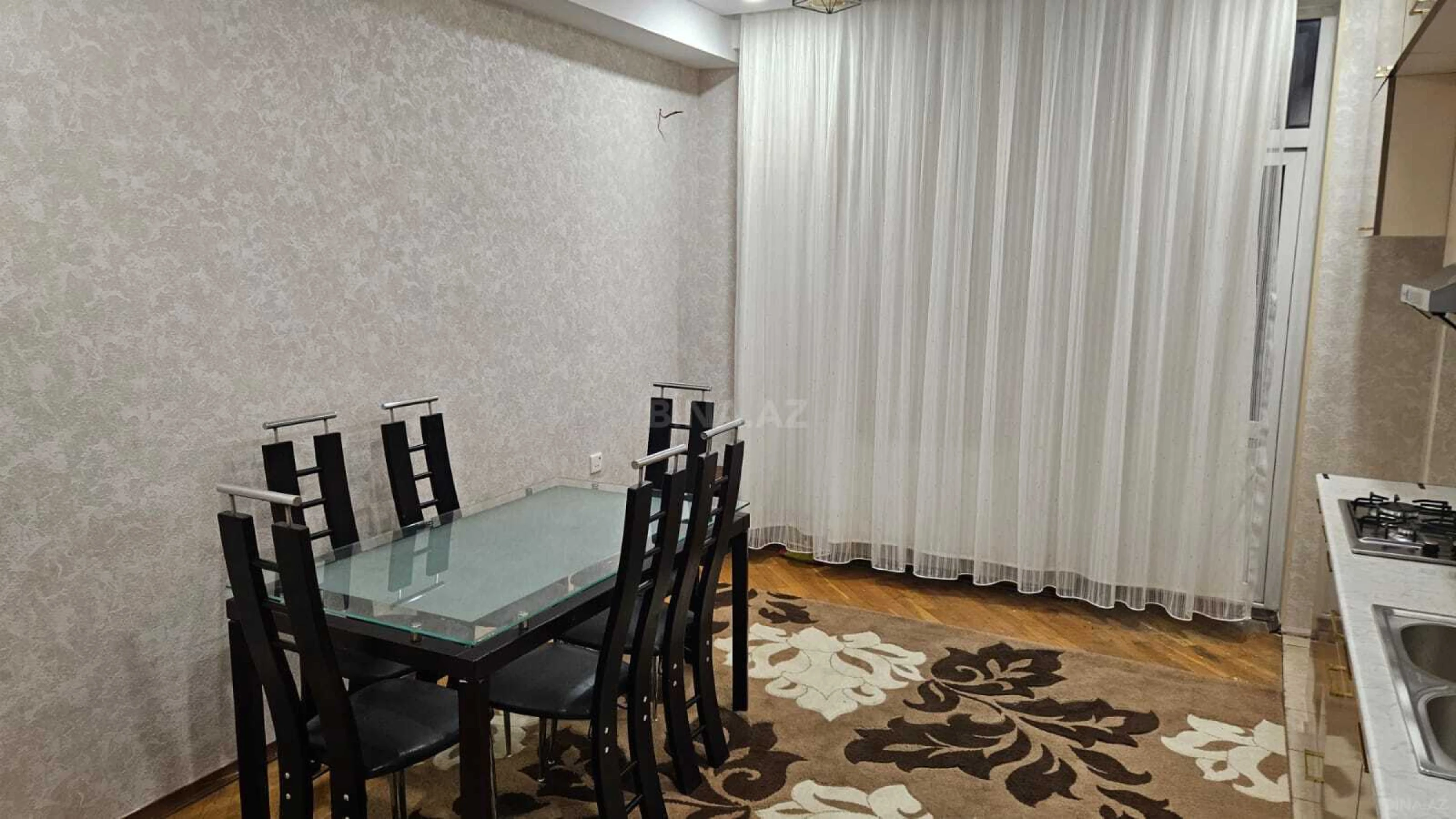 Kirayə verilir 2 otaqlı mənzil 62 m²