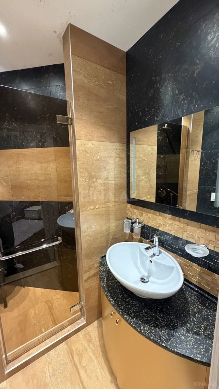 Satılır 3 otaqlı mənzil 140 m²