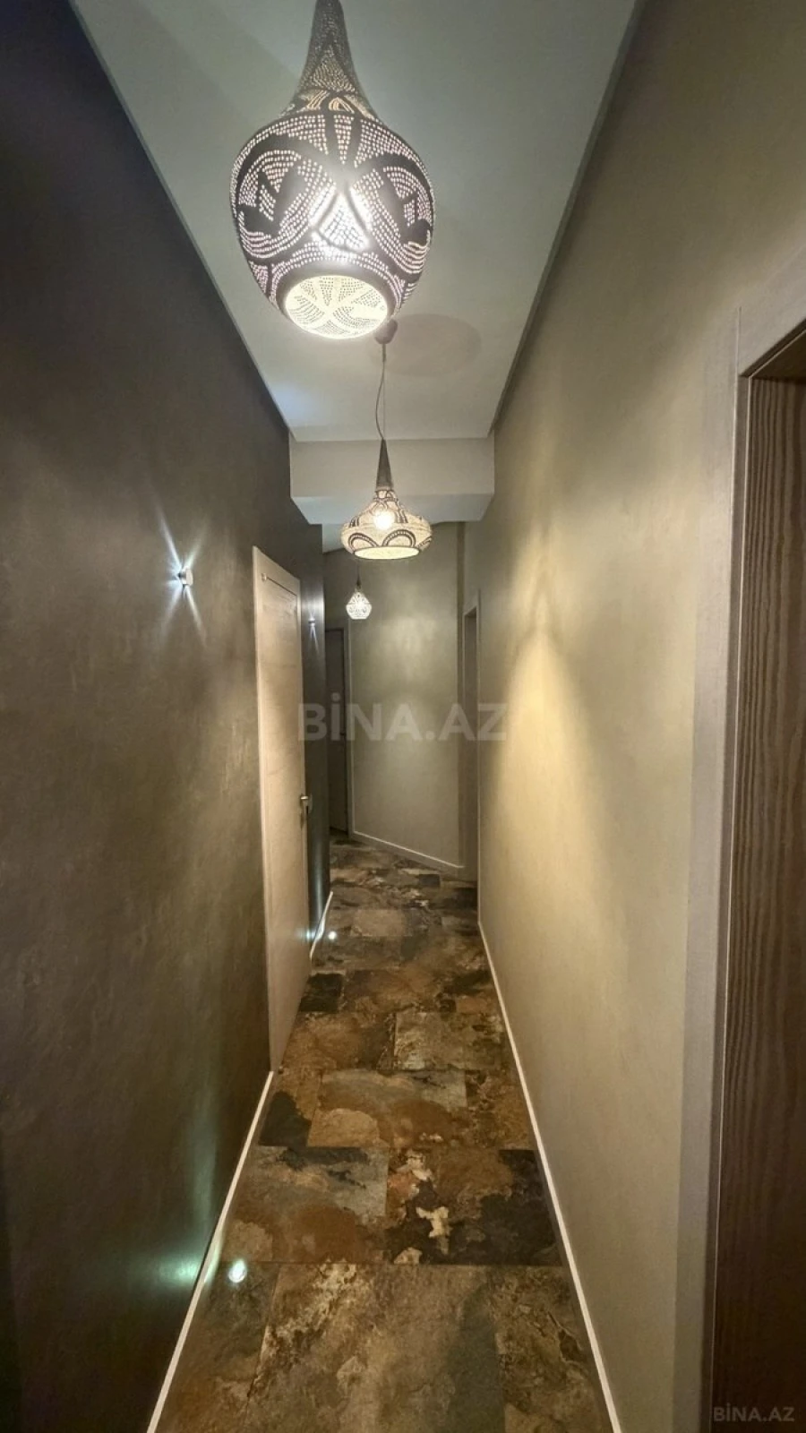 Satılır 3 otaqlı mənzil 140 m²