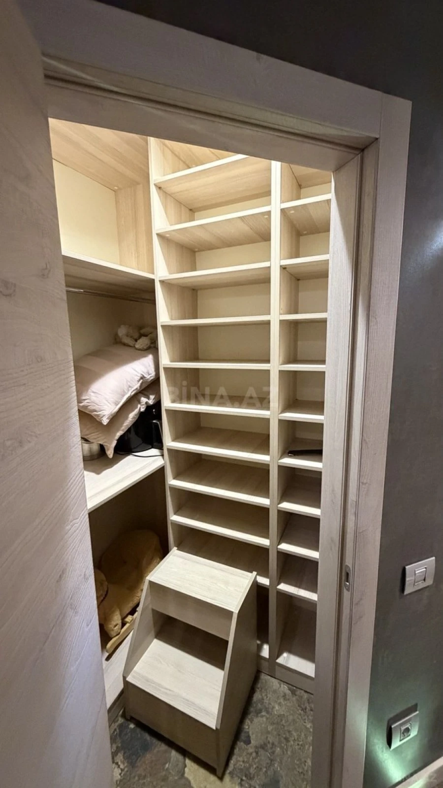 Satılır 3 otaqlı mənzil 140 m²