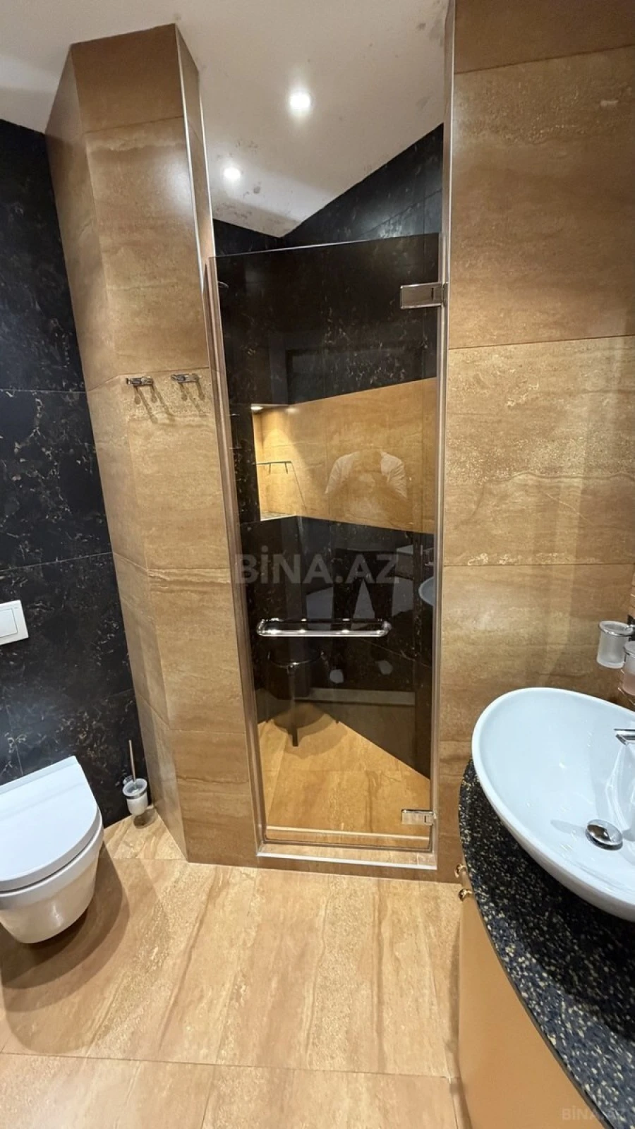 Satılır 3 otaqlı mənzil 140 m²