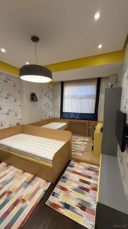 Satılır 3 otaqlı mənzil 140 m²