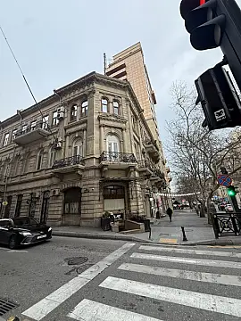 Satılır obyekt 380 m² — Bakı, Sahil qəs. 380.00 m²