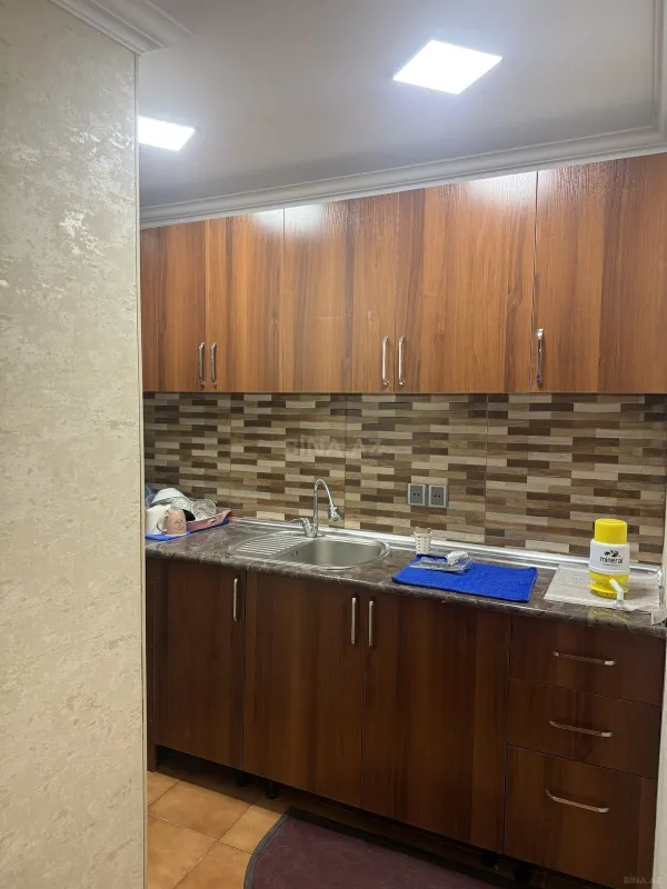 Satılır obyekt 380 m²