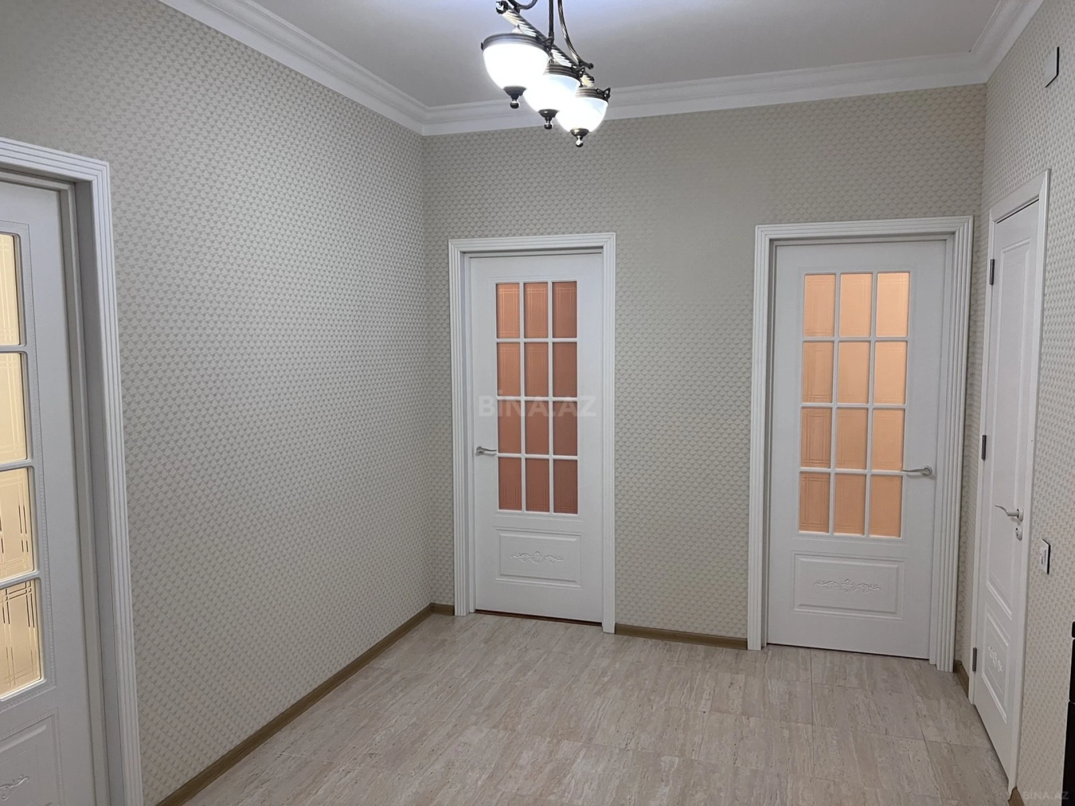 Kirayə verilir 2 otaqlı mənzil 120 m²