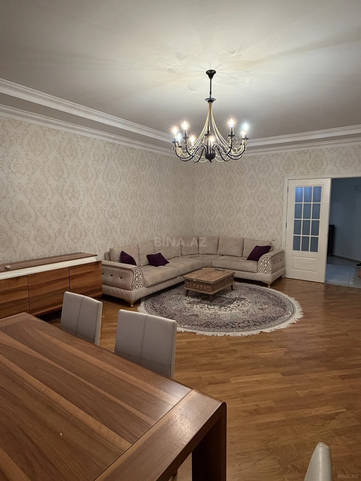 Kirayə verilir 2 otaqlı mənzil 120 m²