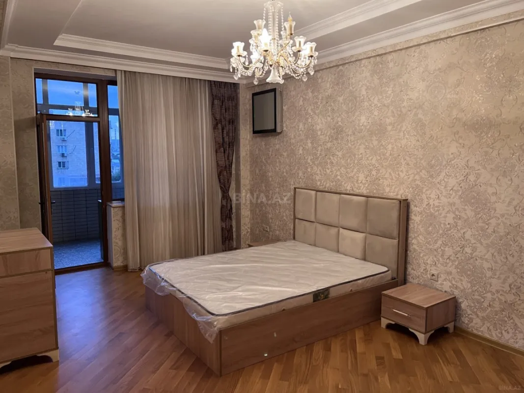 Kirayə verilir 2 otaqlı mənzil 120 m²