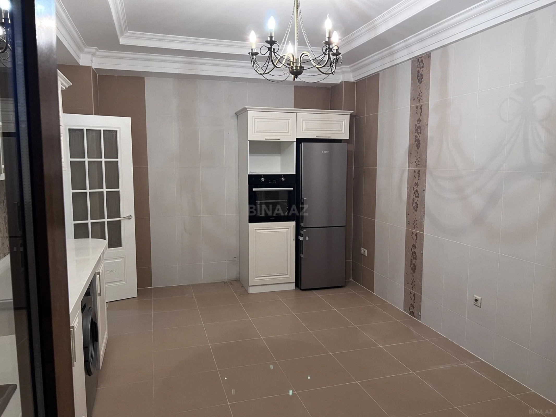 Kirayə verilir 2 otaqlı mənzil 120 m²