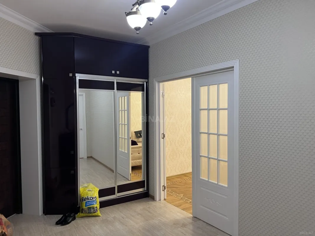 Kirayə verilir 2 otaqlı mənzil 120 m²