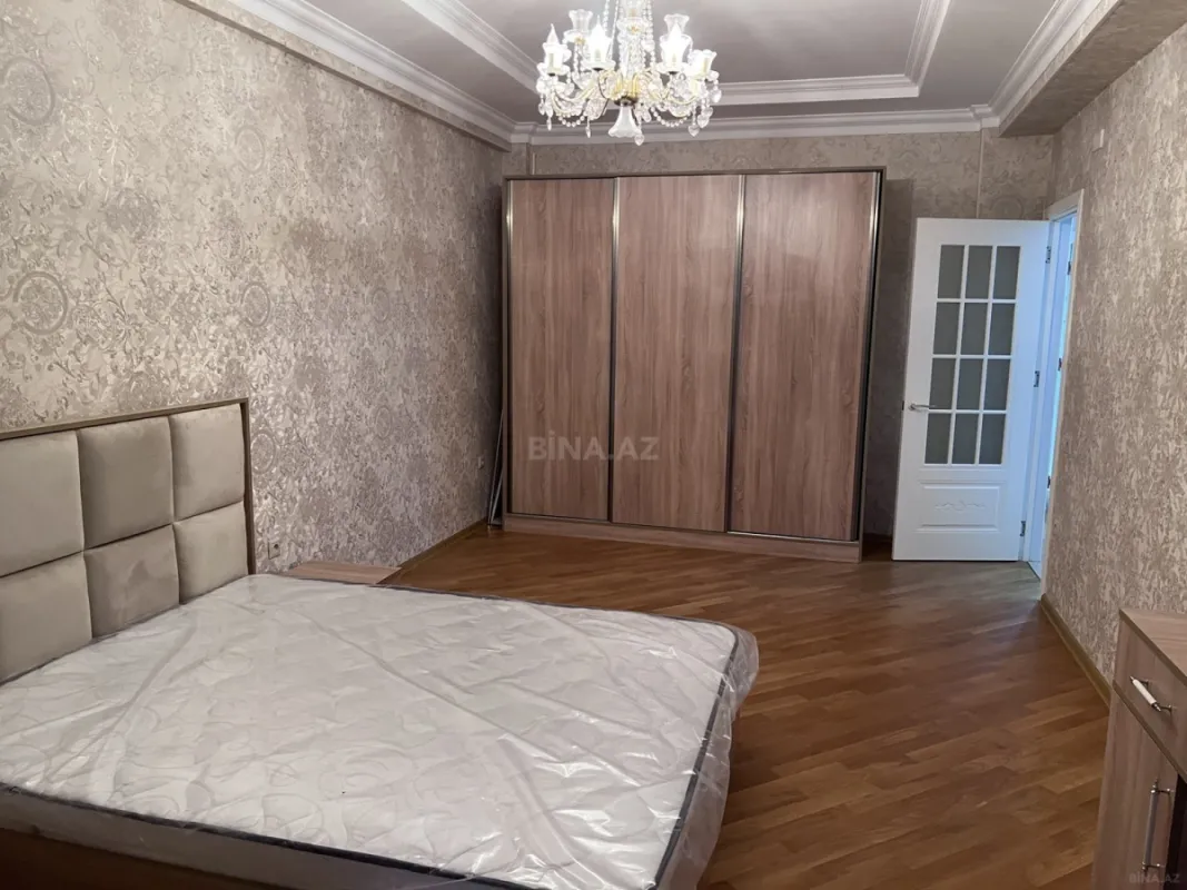 Kirayə verilir 2 otaqlı mənzil 120 m²