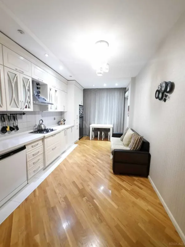 Kirayə verilir 3 otaqlı mənzil 134 m²