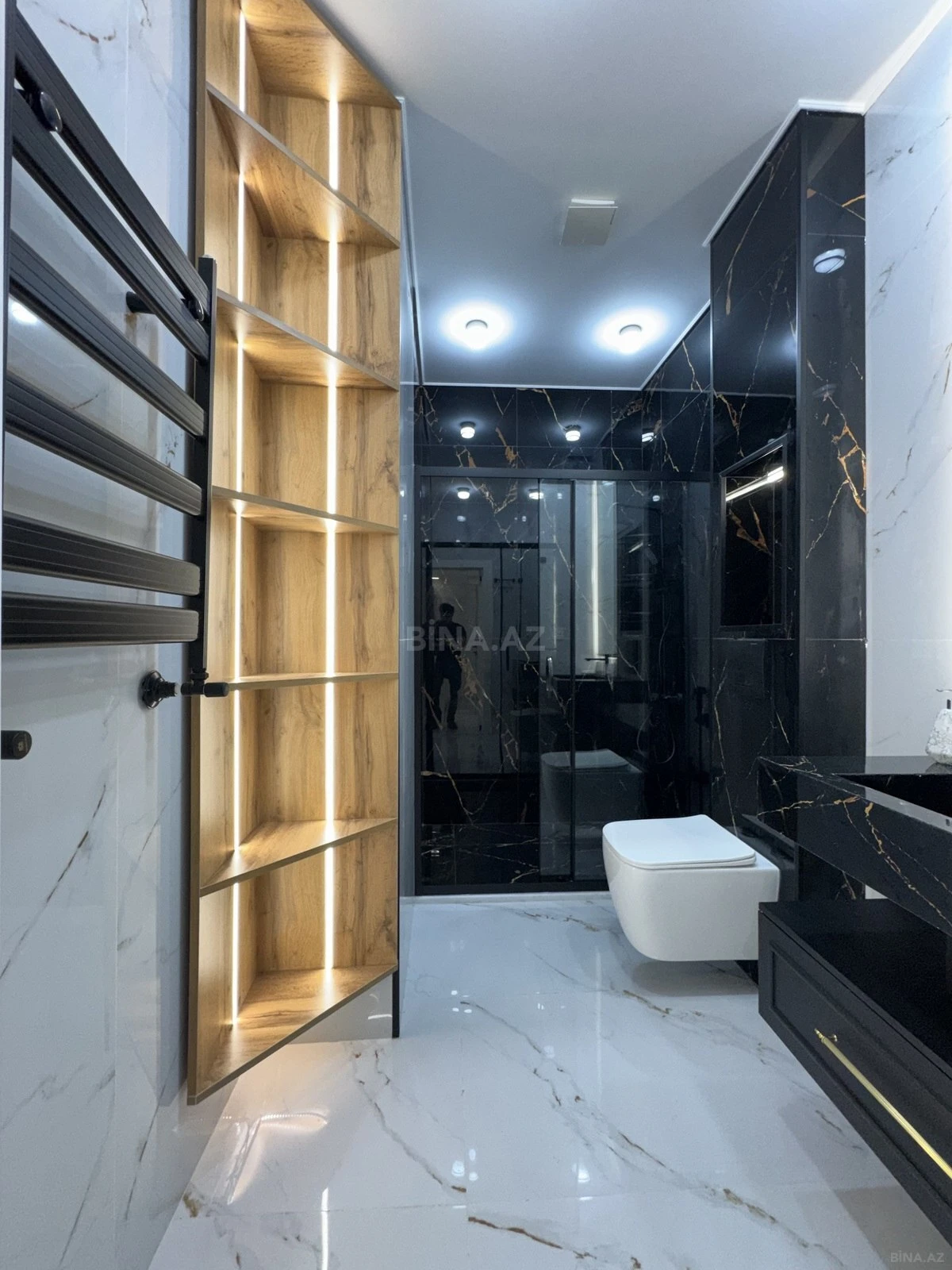 Satılır 3 otaqlı mənzil 135 m²