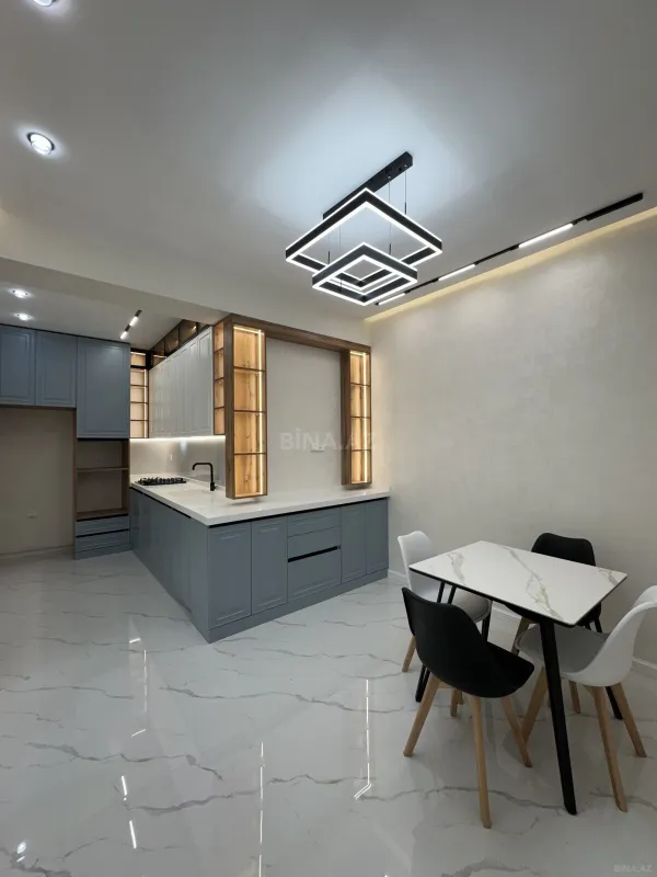 Satılır 3 otaqlı mənzil 135 m²
