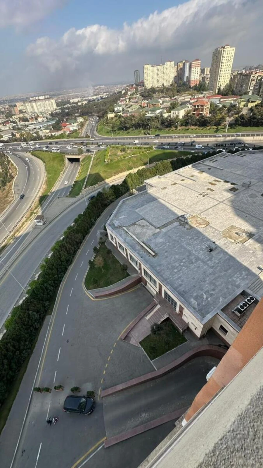 Satılır 3 otaqlı mənzil 155 m²