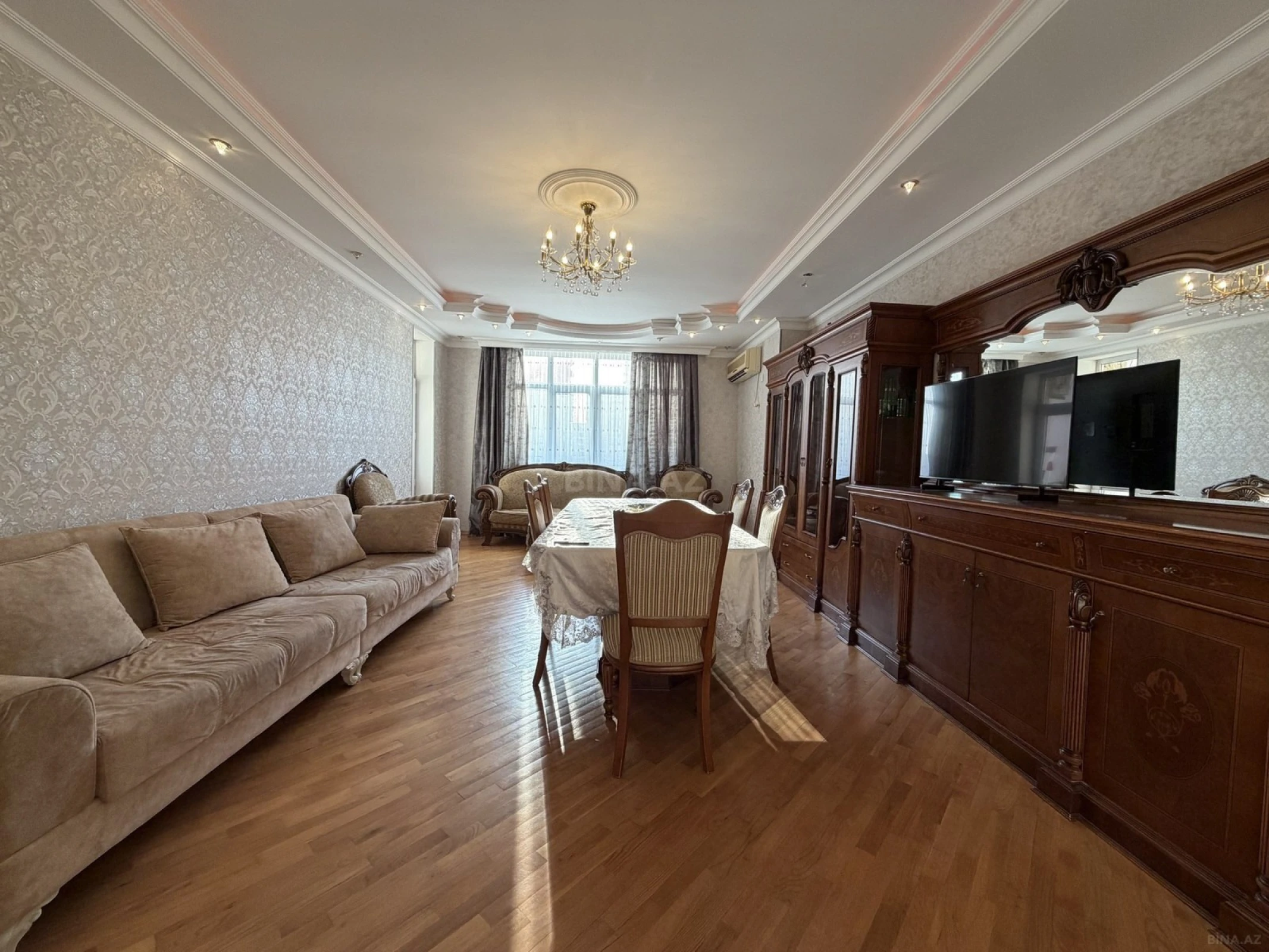 Satılır 3 otaqlı mənzil 140 m²