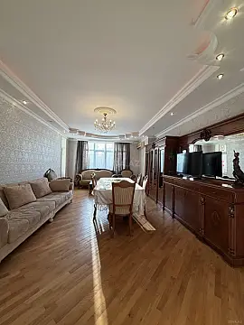 Satılır 3 otaqlı mənzil 140 m²