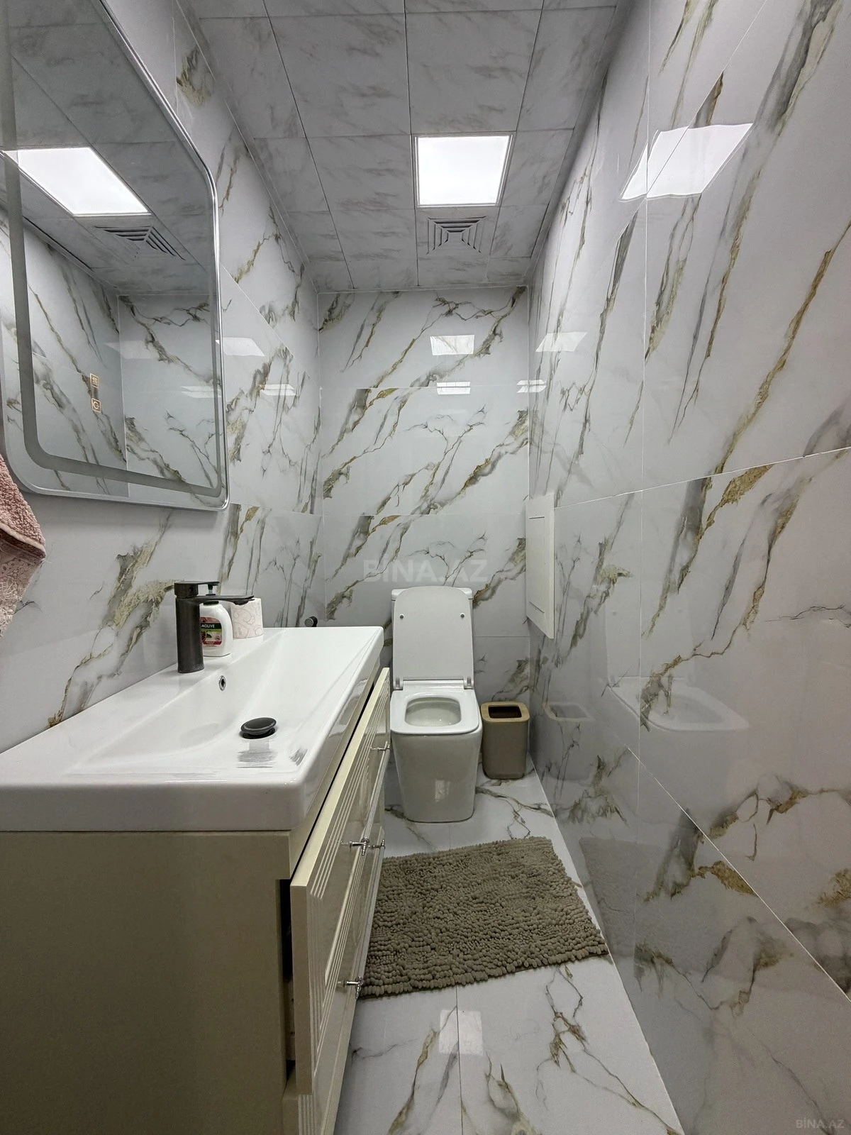 Satılır 3 otaqlı mənzil 140 m²