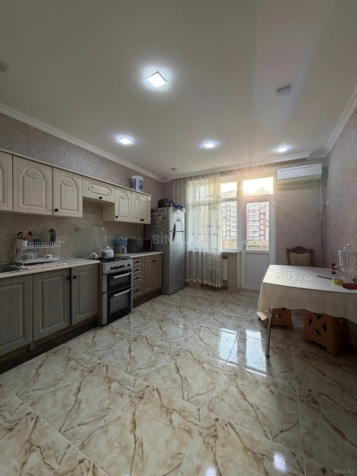 Satılır 3 otaqlı mənzil 140 m²