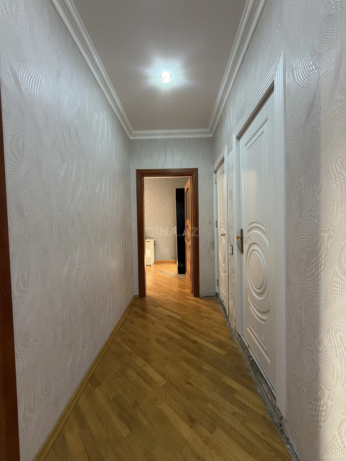 Satılır 3 otaqlı mənzil 140 m²