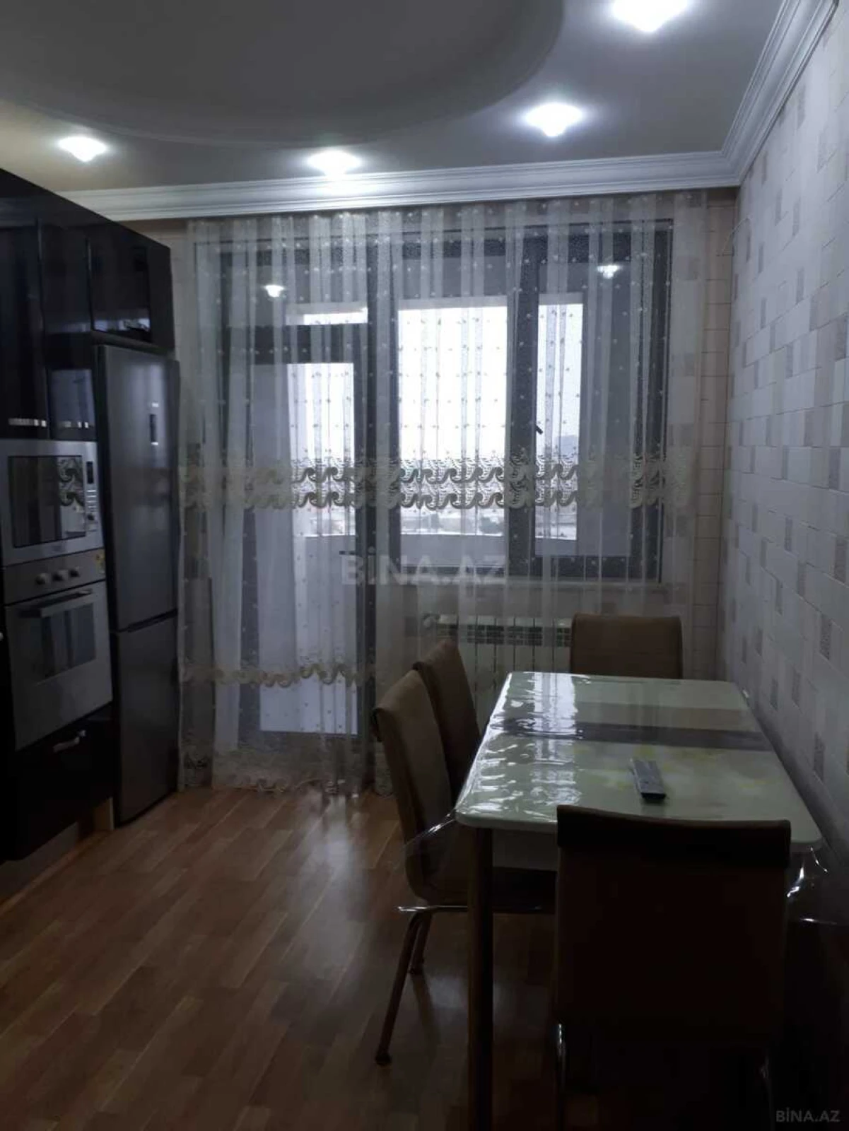 Kirayə verilir 2 otaqlı mənzil 85 m²