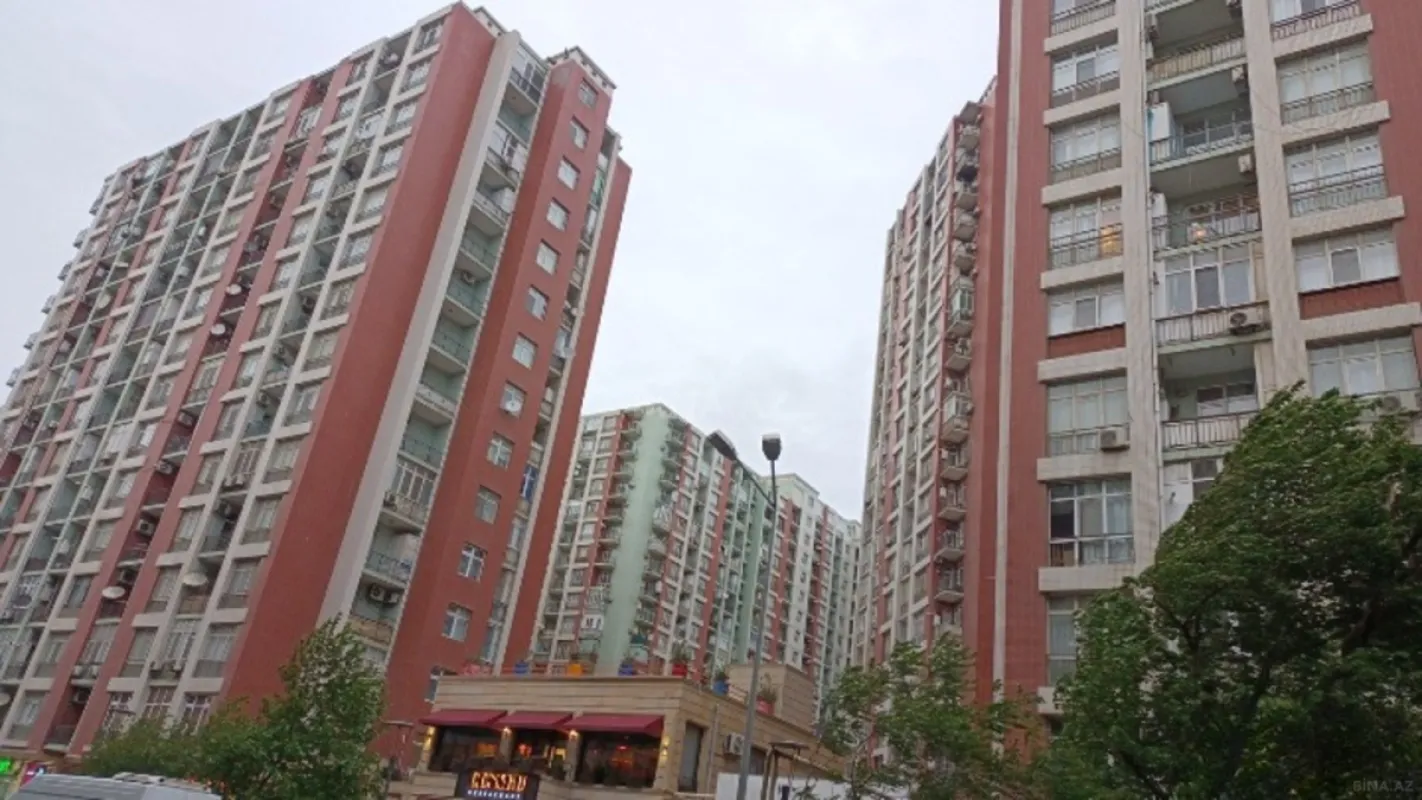 Kirayə verilir 2 otaqlı mənzil 82 m²