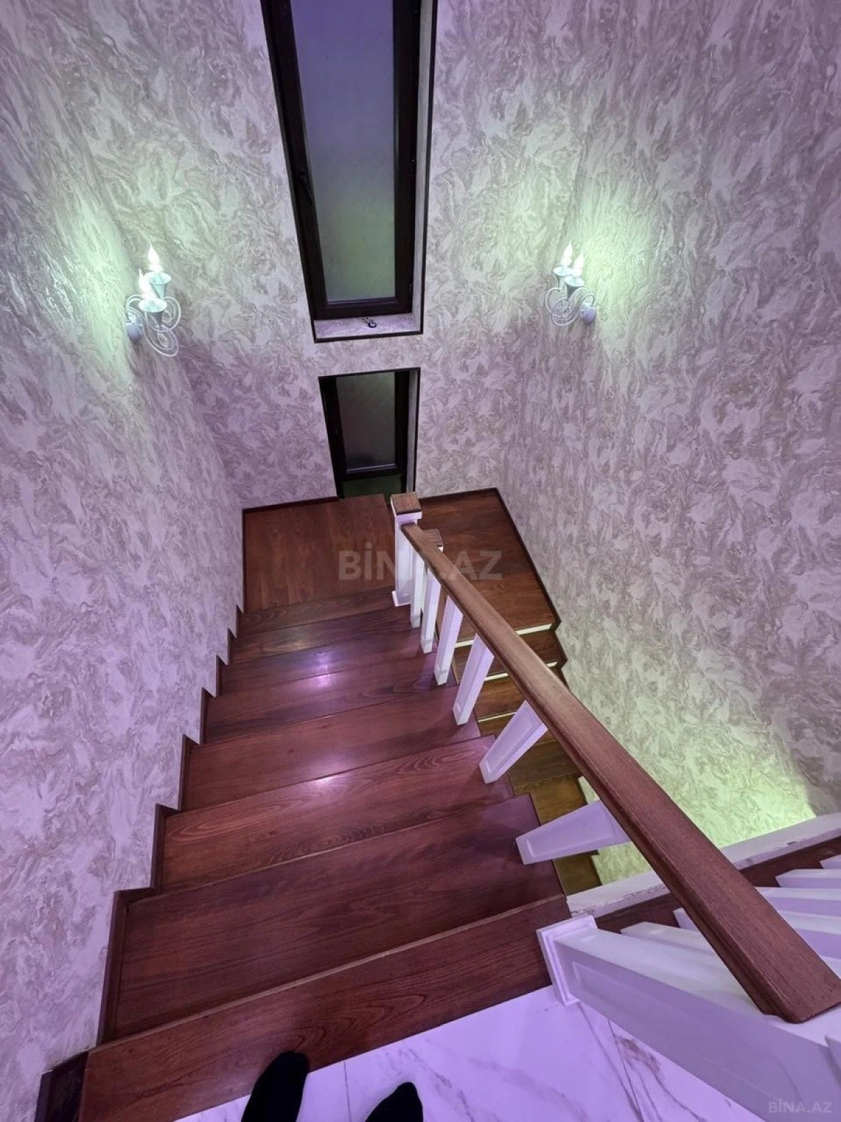 Satılır 7 otaqlı həyət evi 300 m²