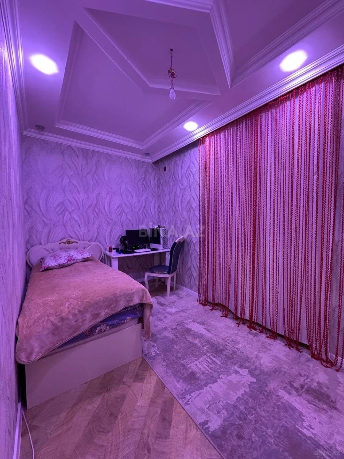 Satılır 7 otaqlı həyət evi 300 m²