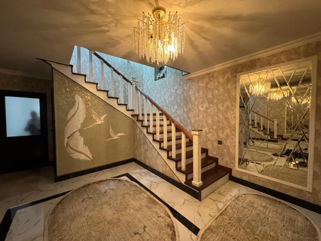 Satılır 7 otaqlı həyət evi 300 m²