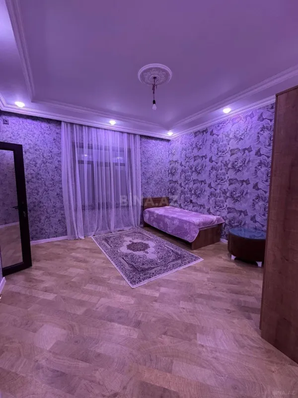 Satılır 7 otaqlı həyət evi 300 m²
