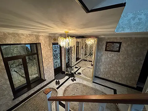 Satılır 7 otaqlı həyət evi 300 m²