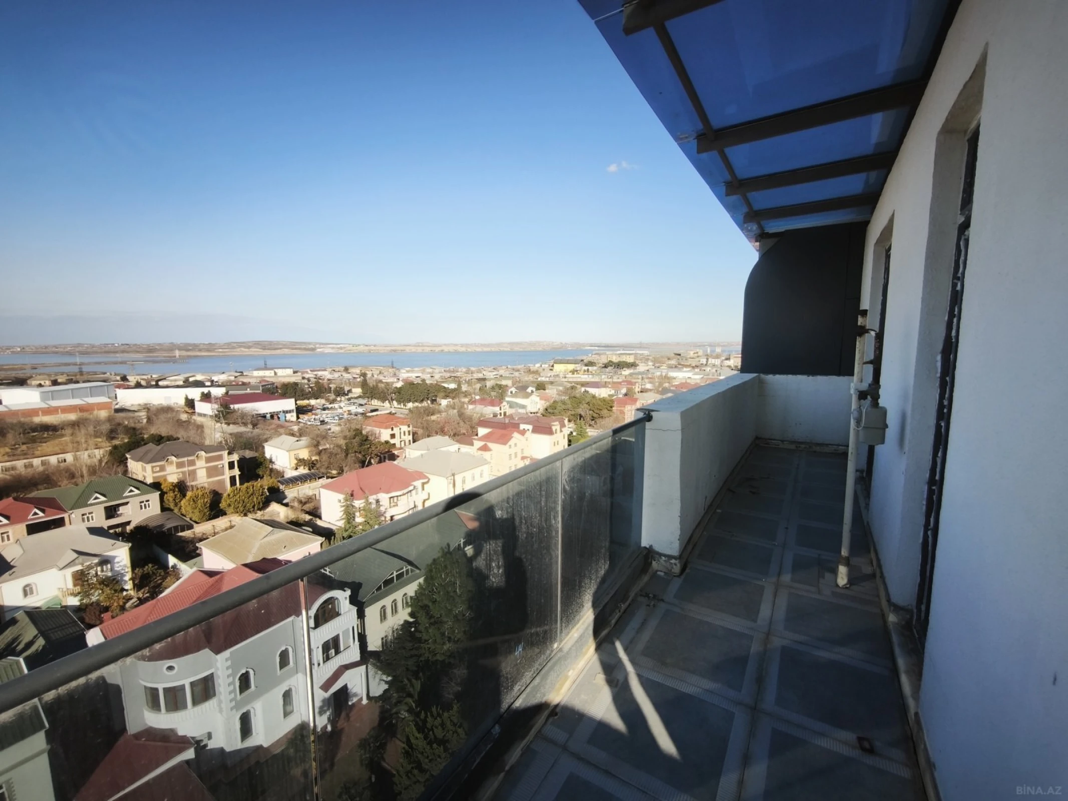 Satılır 2 otaqlı mənzil 71.4 m²