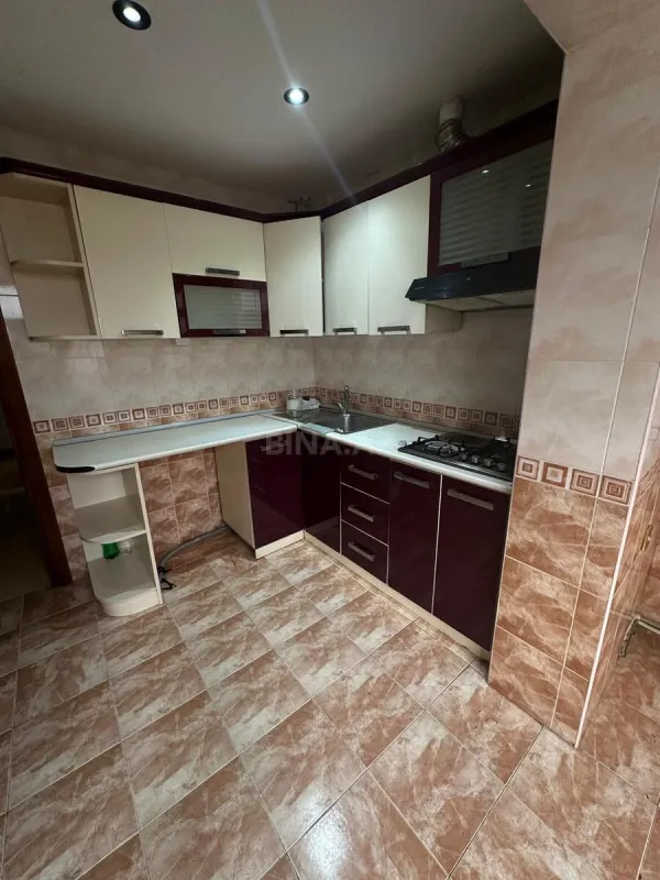 Kirayə verilir 5 otaqlı mənzil 120 m²