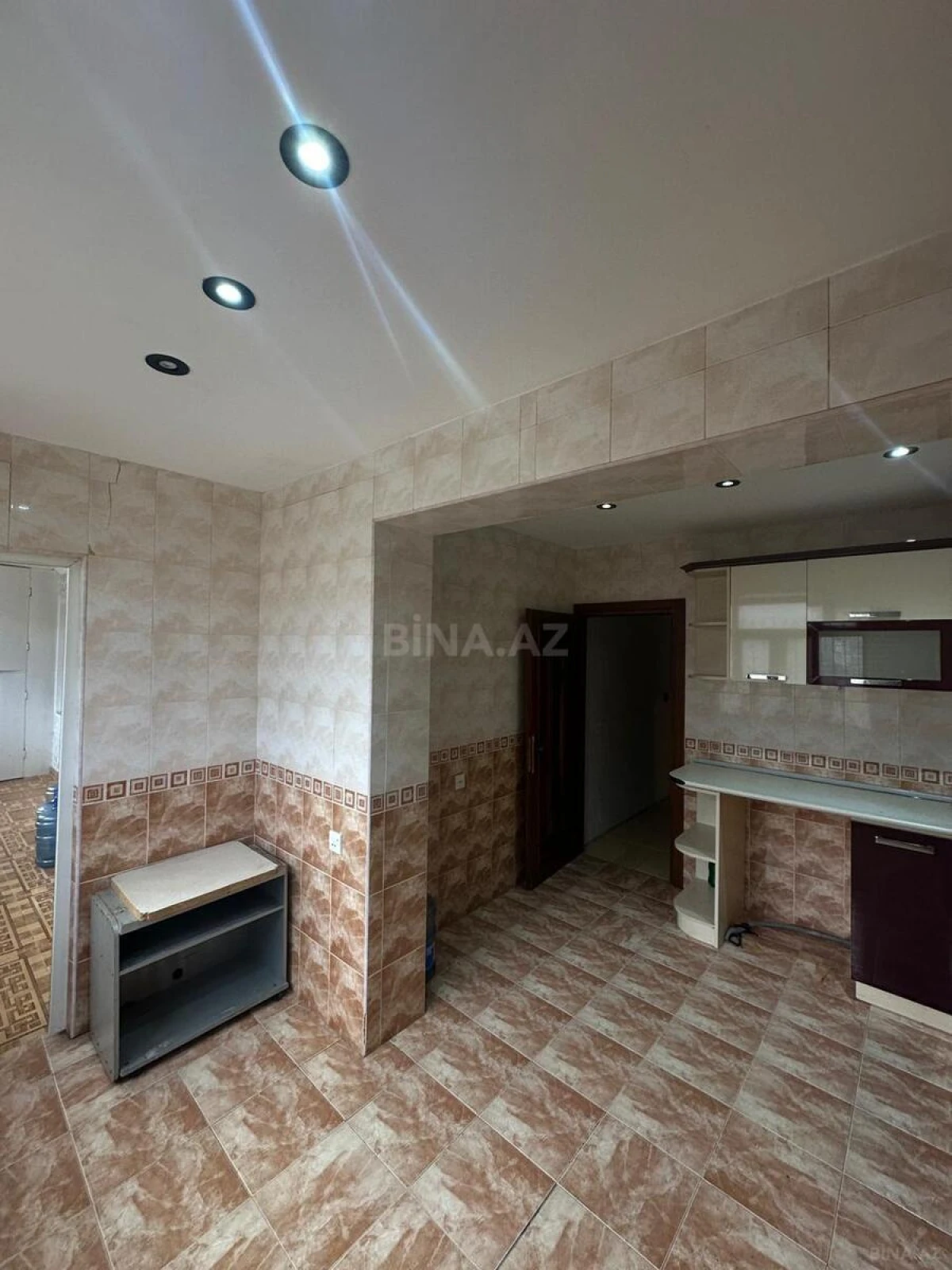 Kirayə verilir 5 otaqlı mənzil 120 m²