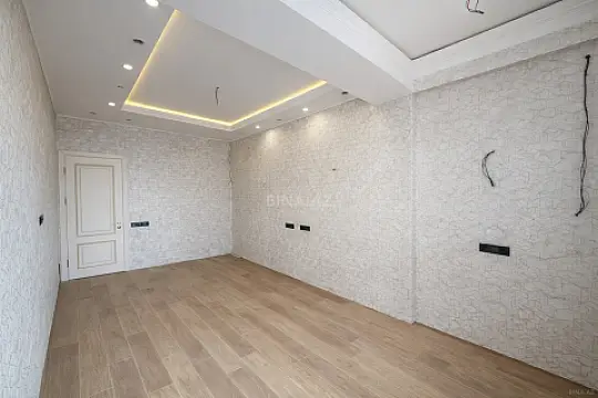 Satılır 2 otaqlı mənzil 73 m²