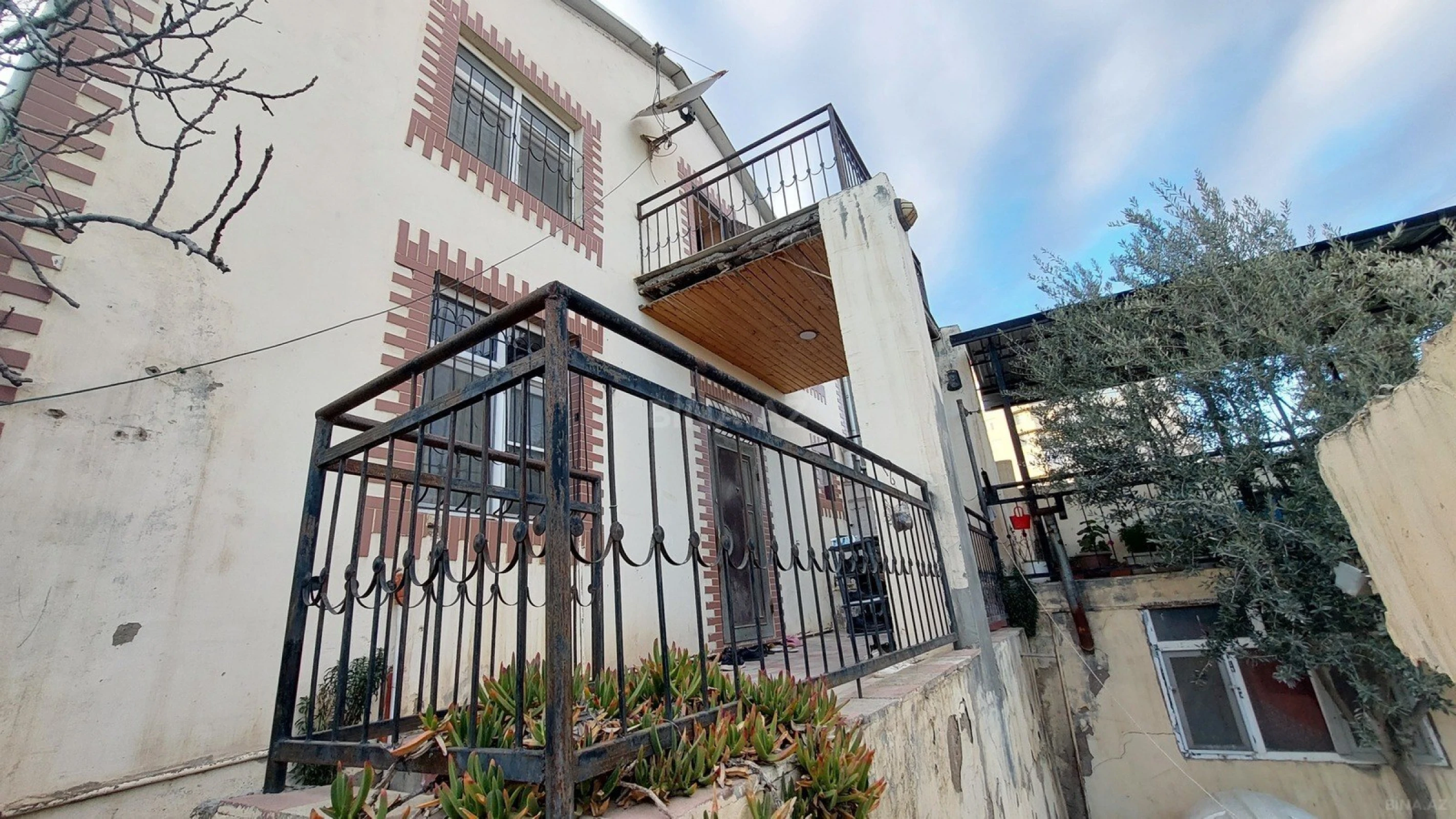 Satılır 4 otaqlı həyət evi 150 m²