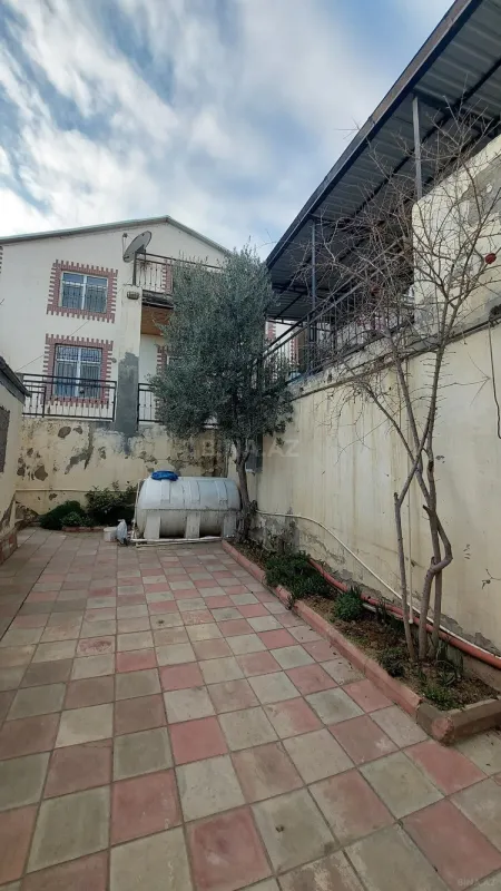 Satılır 4 otaqlı həyət evi 150 m²